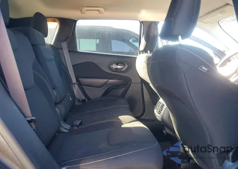 2016 Jeep Cherokee Latitude z USA, uszkodzony, nr VIN 1C4PJMCB0GW202845